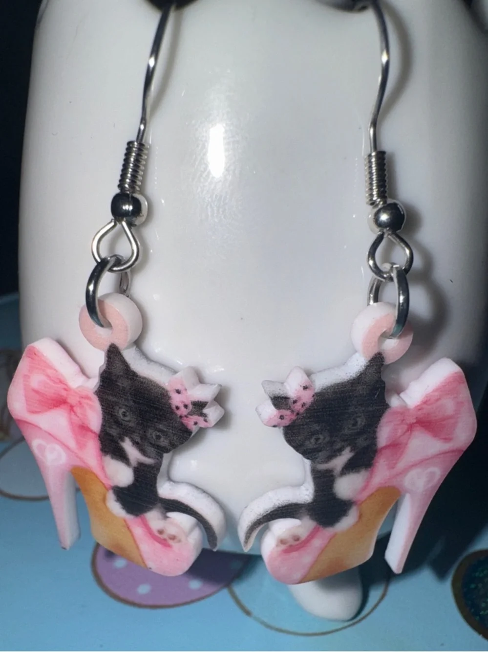 Source Unknown Pink and Black Cat in High Heel Earrings